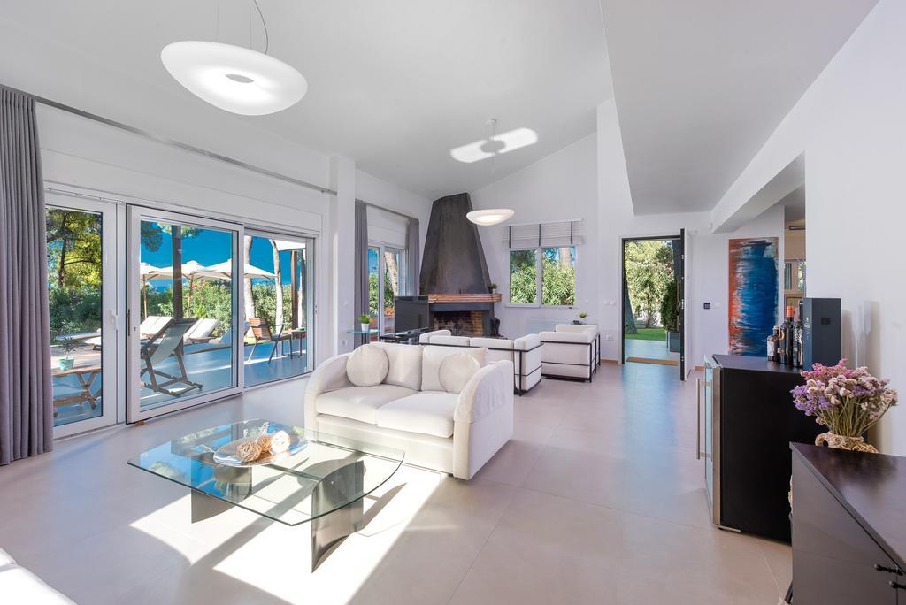 The White Villa At Sani Sani  ภายนอก รูปภาพ