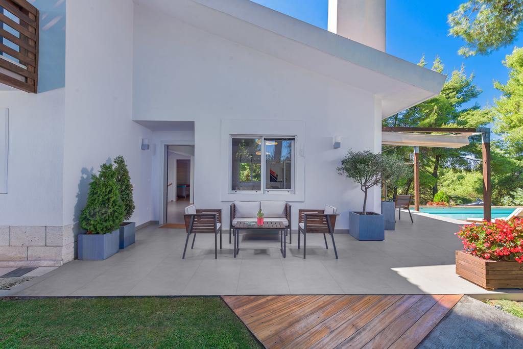 The White Villa At Sani Sani  ภายนอก รูปภาพ